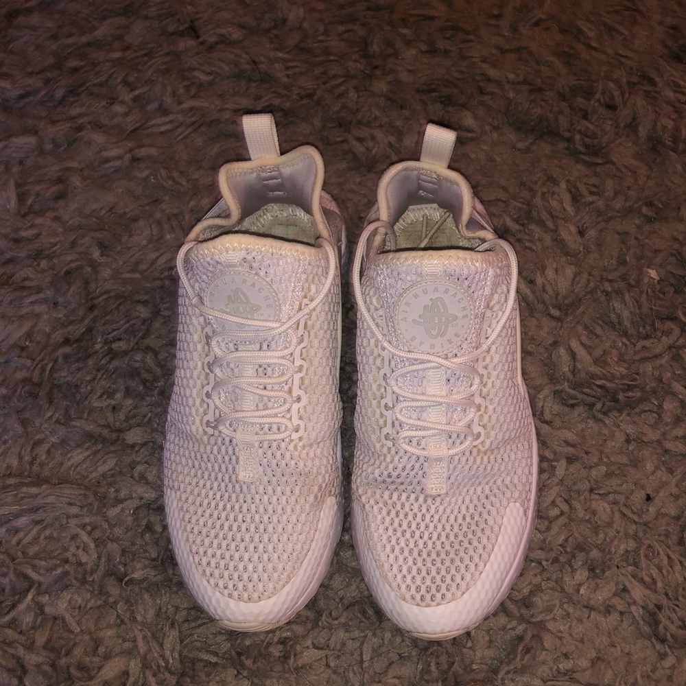 White huaraches
